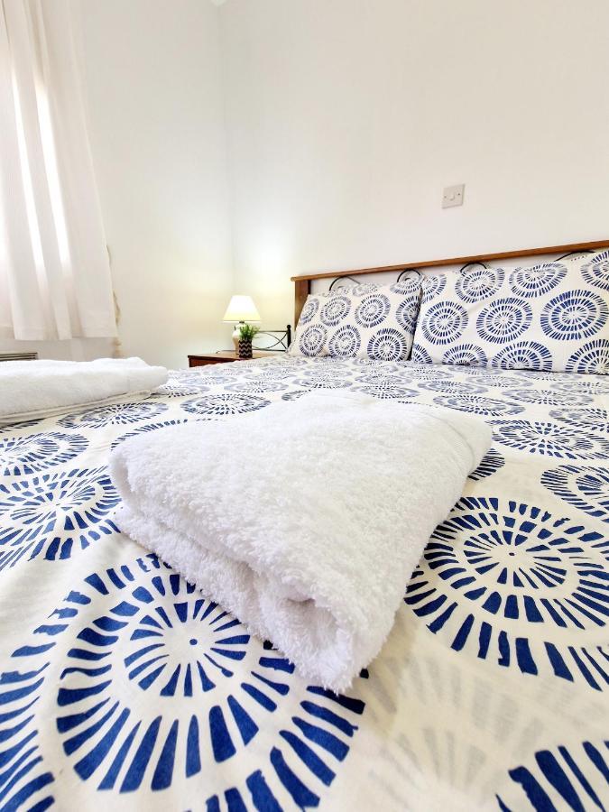 Emma'S Place, 2 Bedroom Apartment With Pool View Paphos Eksteriør billede
