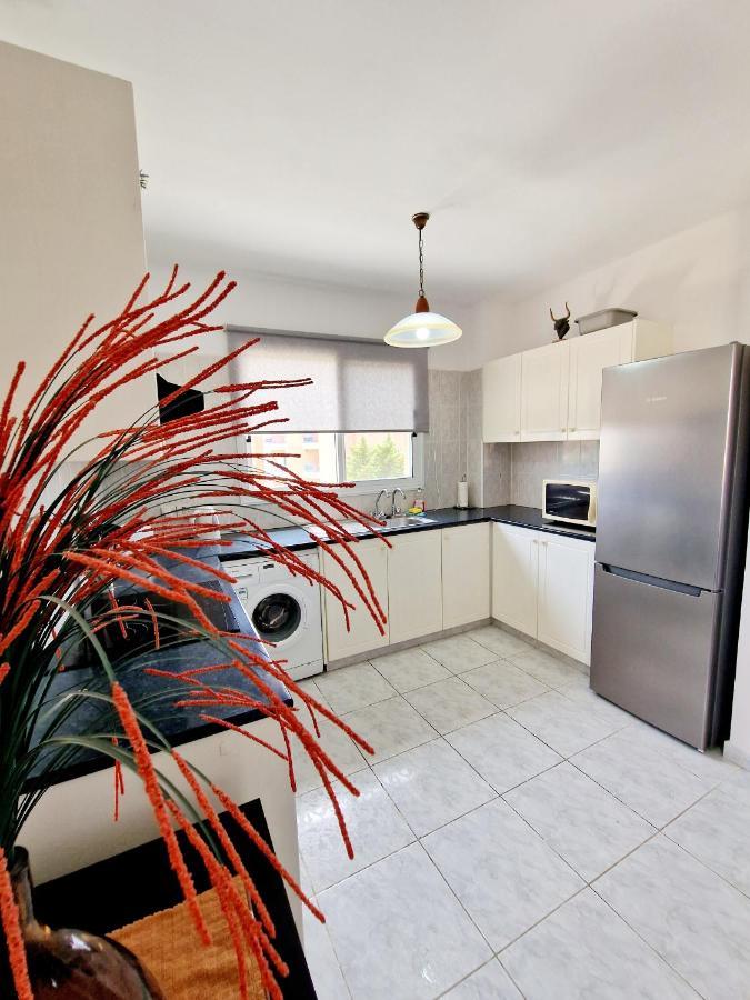 Emma'S Place, 2 Bedroom Apartment With Pool View Paphos Eksteriør billede